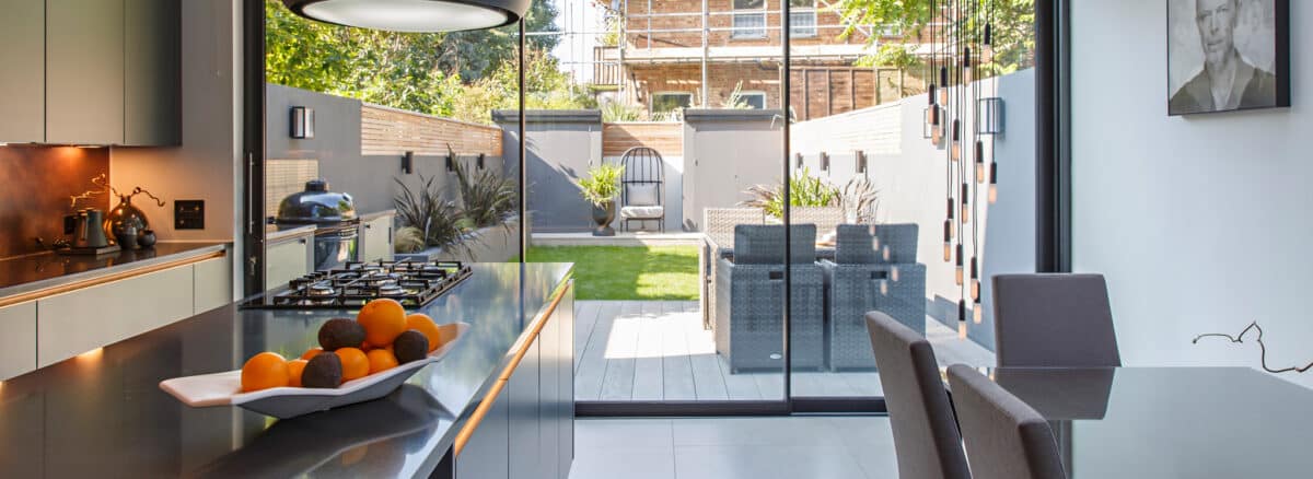 The narrow frames of theEDGE2.0 are almost invisible when closed, creating a completely unobstructed view out