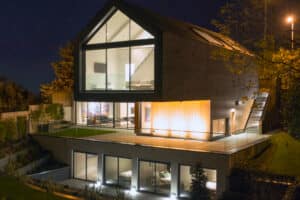 A stunning modern house in Glasgow with cantilever and six sets of theEDGE2.0 sliding doors